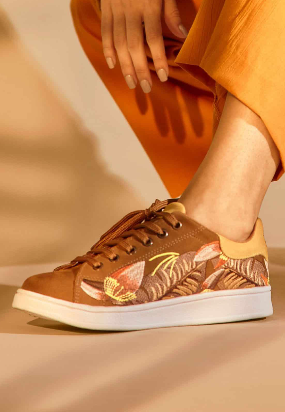 Mangará Women's Sneakers Embroidery Suede